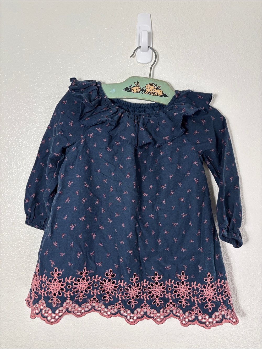 Baby Gap Ruffle Neck Bow Print Scalloped Embroidered Hem Dress Size 18-24 Months